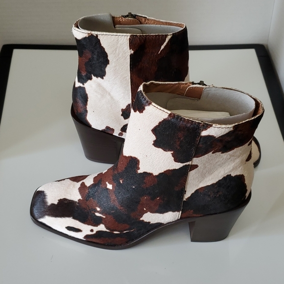 NWT FRYE Georgia Cow Print Bootie Cream/Brown - Picture 7 of 15